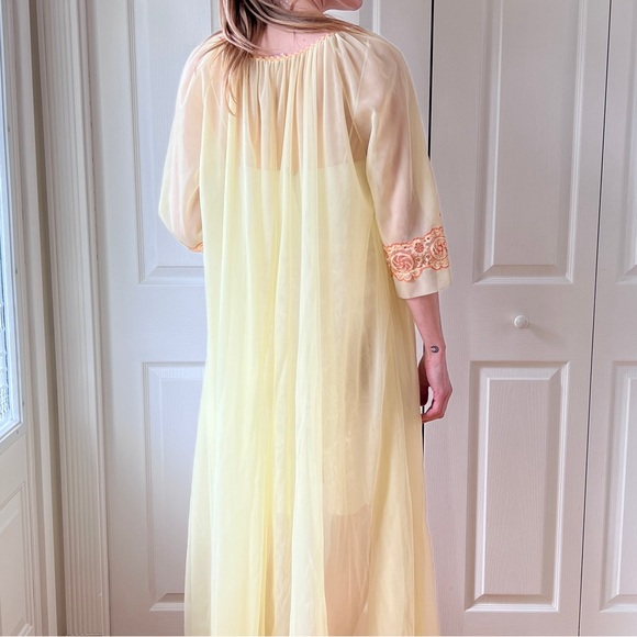 Vintage 1950’s Lov’Lee Robe - Picture 5 of 9
